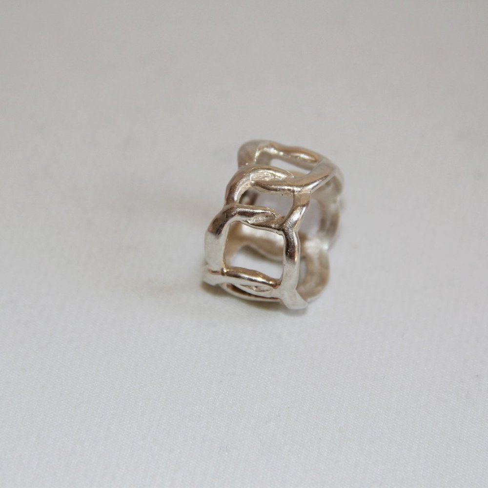 Sterling Silver Interlocking Circle Band Ring - image 3